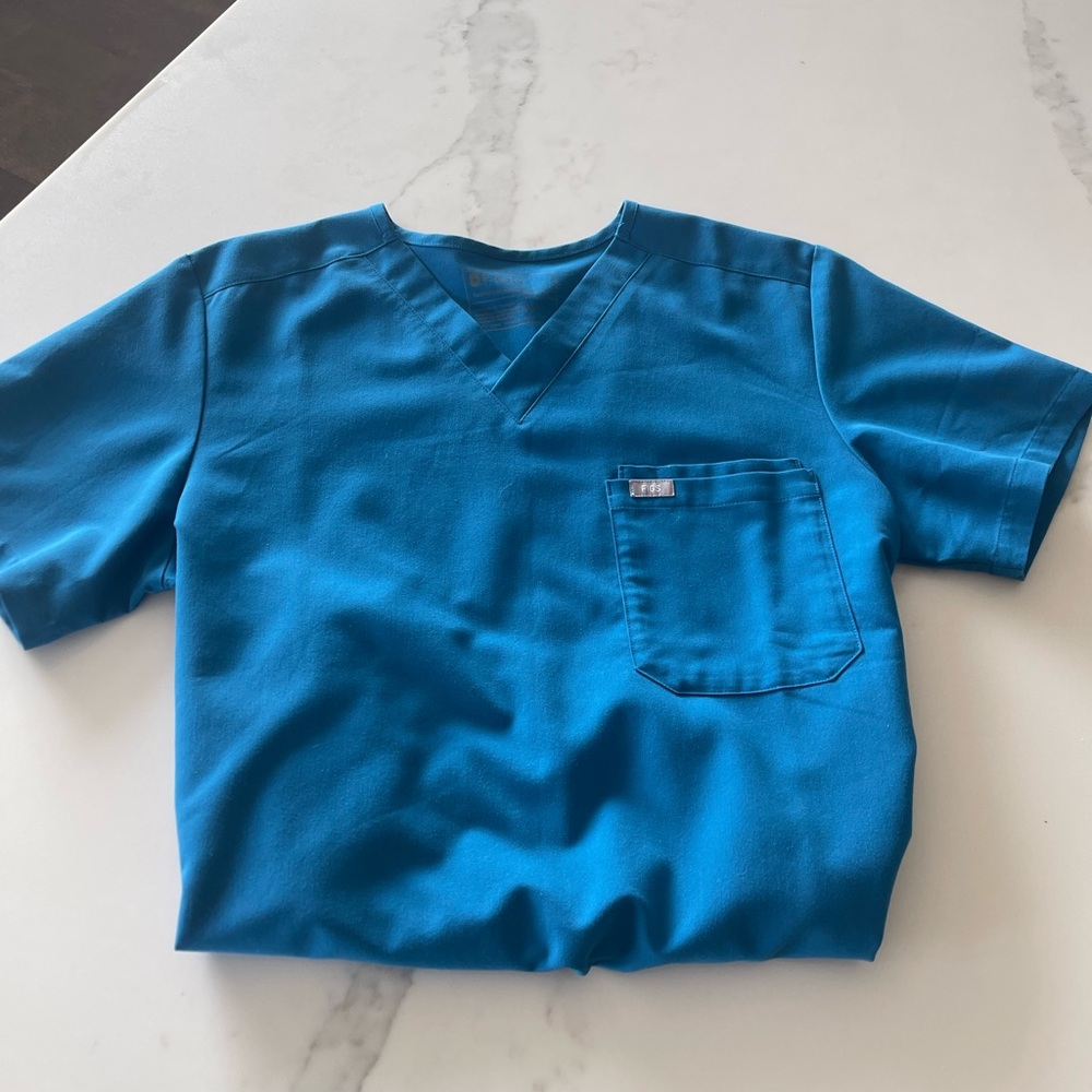 FIGS Technical Collection Scrub Top M